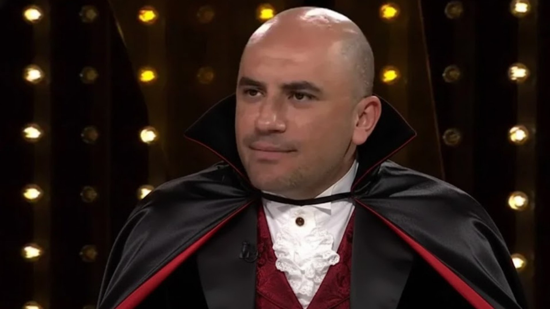 Sevilen Oyuncu Giray Altınok’tan Bomba Haber: Vampir Dizisi Geliyor!